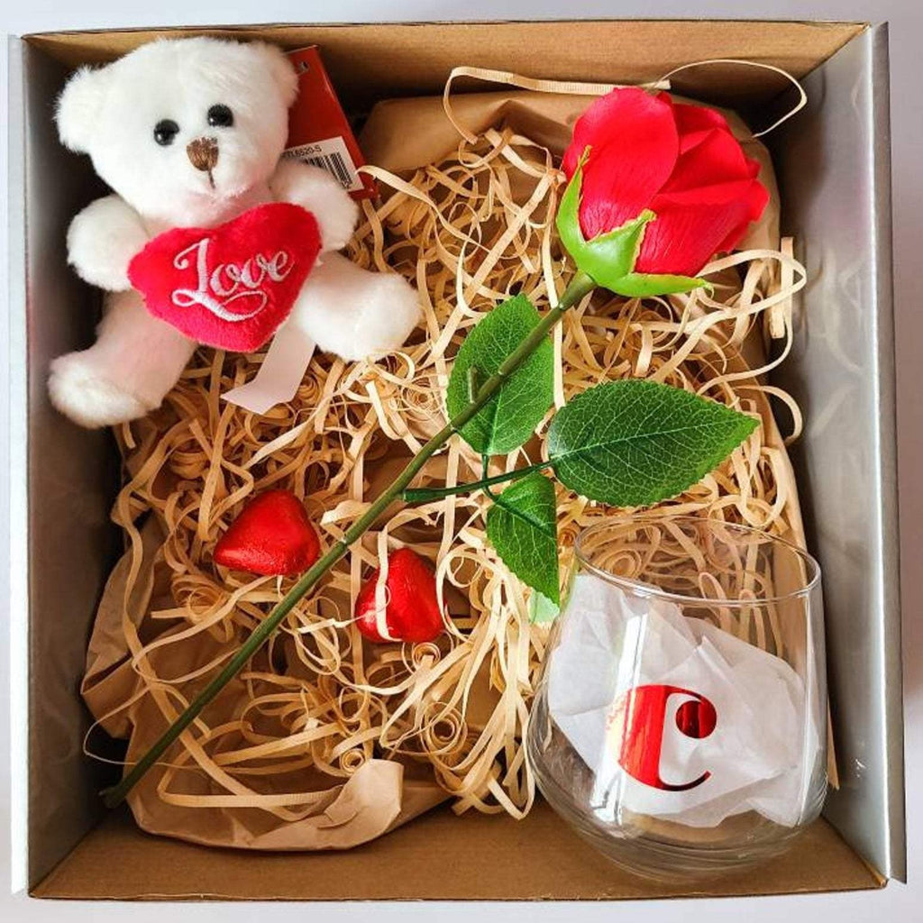 personalised-hamper-stemless-wine-glass-with-bear-gift-box